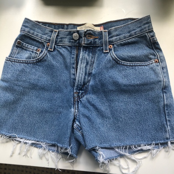 Levi’s Denim Shorts - Picture 1 of 3